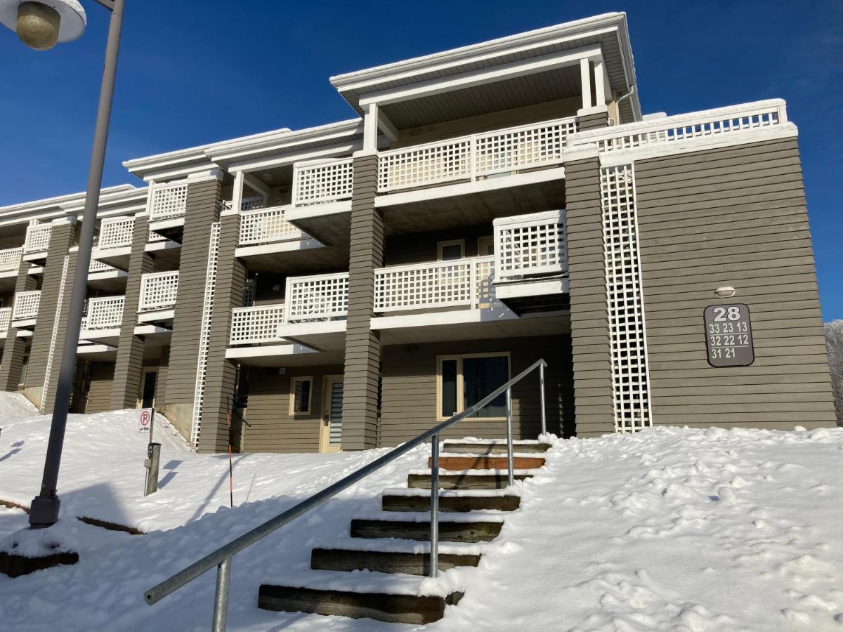 Ski-In, Ski-Out Chaleureux Studio Loft Au Pied Des Pistes De Ski Apartment Stoneham Exterior photo